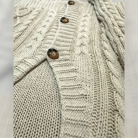 Glam Brand M Cream Cable Knit sweater - Picture 3 of 9